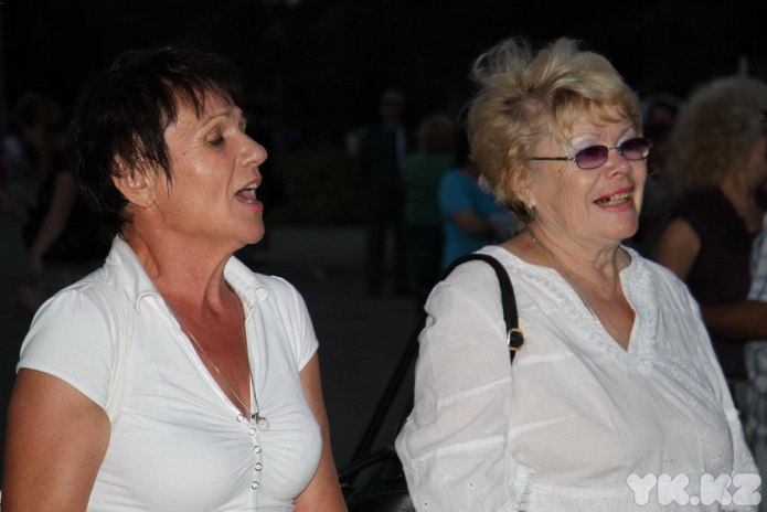 Нарушая законы